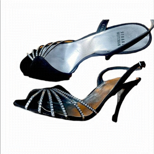 𝅺stuart Weitzman black sandal with heel size 81/2 strappy